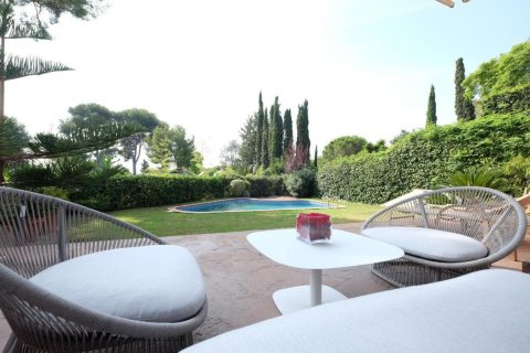 Купить виллу в Барселона, Испания с 8 спален, 520м², № 1154 - фото 17