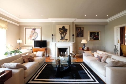 Купить виллу в Барселона, Испания с 8 спален, 520м², № 1154 - фото 3