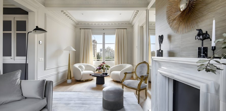 Квартира с 3 спальнями в Эшампле, Барселона, Каталония, Испания № 1151