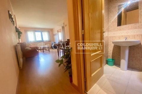 2 bedrooms apartment for rent in Principado De Andorra (Ninguna Poblacion Tiene C.P.), Lleida, Catalonia, Spain № 5267 - photo 3