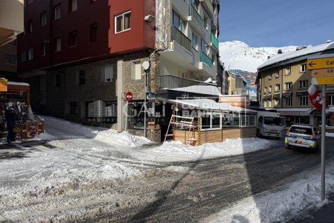 452 m² commercial property à louer à Principado De Andorra (Ninguna Poblacion Tiene C.P.), Lleida, Catalonia, Spain № 5272 - photo 2