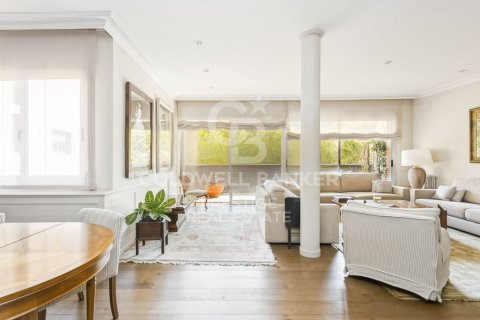 4 bedrooms apartment for rent in Barcelona, Catalonia, Spain № 5268 - photo 2