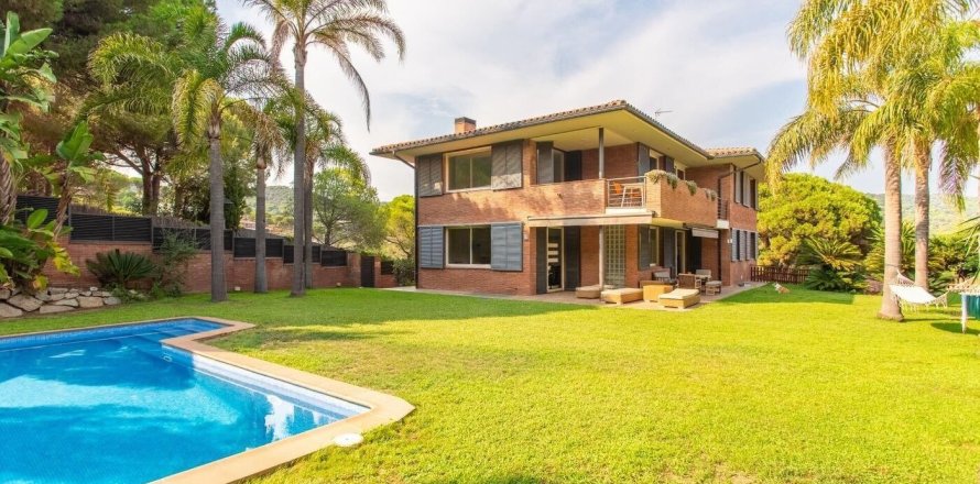 5 chambres house à vendre à Sant Andreu de Llavaneres, Barcelona, Catalonia, Spain № 3631