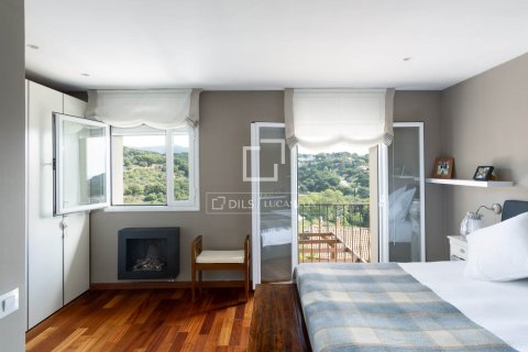 Villa de 3 dormitorios en venta en Sant Pol de Mar, Barcelona, Cataluña, Spain № 6829 - foto 22