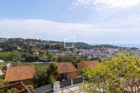 Villa de 3 dormitorios en venta en Sant Pol de Mar, Barcelona, Cataluña, Spain № 6829 - foto 27