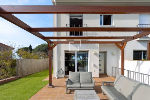 Villa de 3 dormitorios en venta en Sant Pol de Mar, Barcelona, Cataluña, Spain № 6829 - foto 10