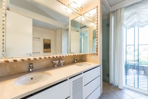 Сasa de 4 dormitorios en venta en Castelldefels, Barcelona, Cataluña, Spain № 7035 - foto 20