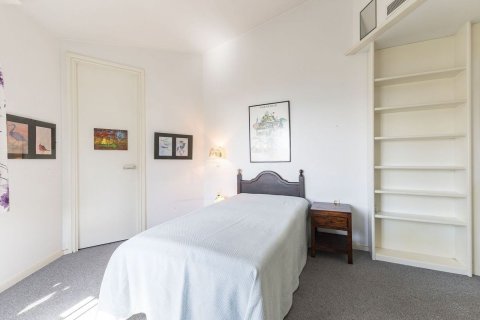 Сasa de 4 dormitorios en venta en Castelldefels, Barcelona, Cataluña, Spain № 7035 - foto 23