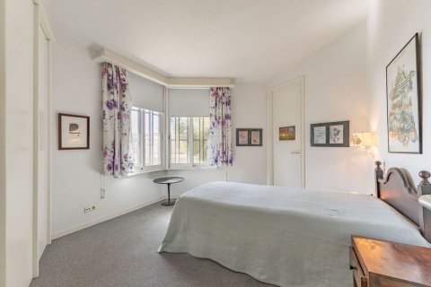 Сasa de 4 dormitorios en venta en Castelldefels, Barcelona, Cataluña, Spain № 7035 - foto 18