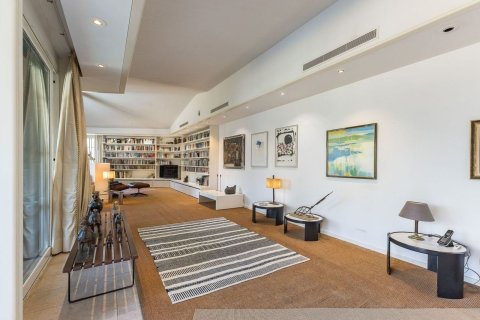 Сasa de 4 dormitorios en venta en Castelldefels, Barcelona, Cataluña, Spain № 7035 - foto 8