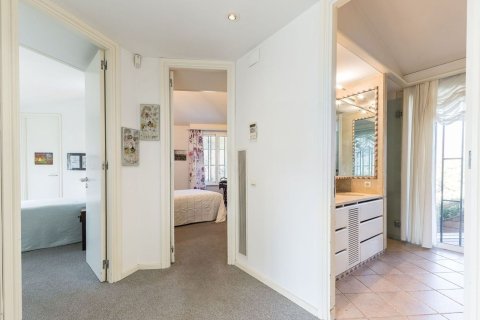 Сasa de 4 dormitorios en venta en Castelldefels, Barcelona, Cataluña, Spain № 7035 - foto 17