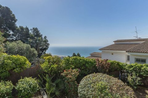 Сasa de 4 dormitorios en venta en Castelldefels, Barcelona, Cataluña, Spain № 7035 - foto 26