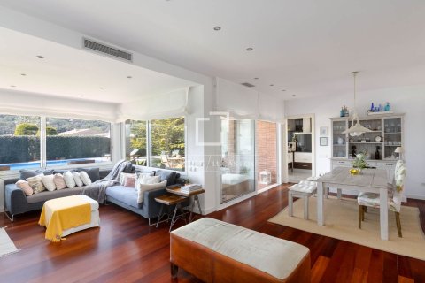 4 bedrooms villa for sale in Sant Vicenc De Montalt, Barcelona, Catalonia, Spain № 6517 - photo 11