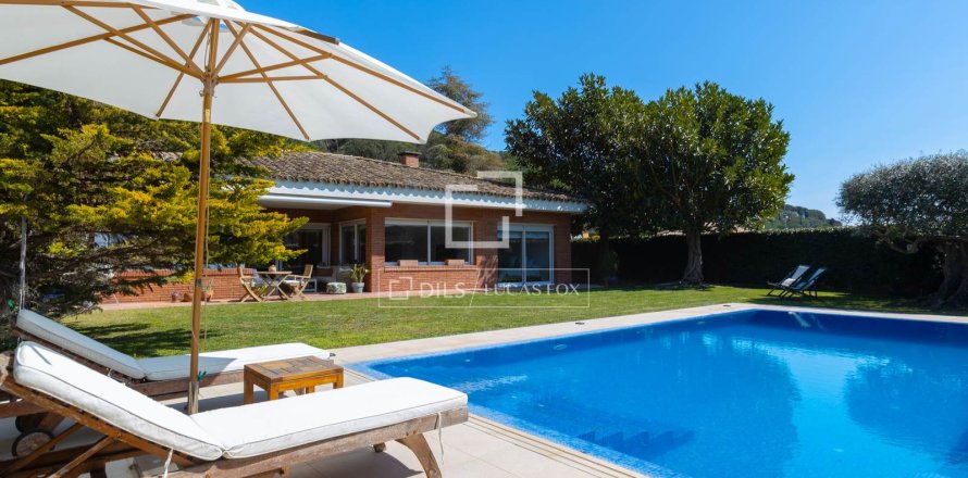 4 bedrooms villa for sale in Sant Vicenc De Montalt, Barcelona, Catalonia, Spain № 6517