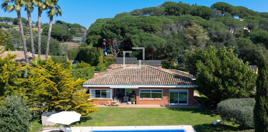 4 bedrooms villa for sale in Sant Vicenc De Montalt, Barcelona, Catalonia, Spain № 6517