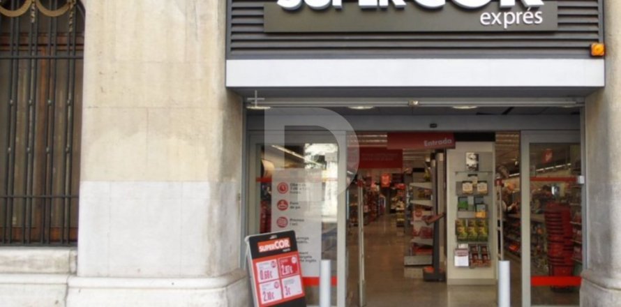 Магазин студия в Л'Эшампле, Барселона, Каталония, Испания № 5150