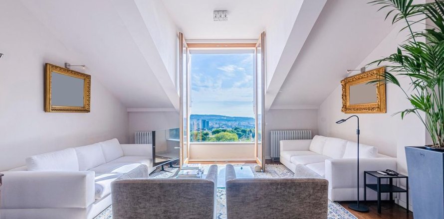 Квартира с 4 спальнями в Барселоне, Каталония, Испания № 1244