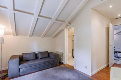 Купить квартиру в Барселона, Испания с 4 спальни, 202м², № 1244 - фото 17