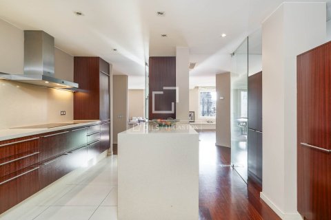 Apartamento de 3 dormitorios en venta en Barcelona, Cataluña, Spain № 4068 - foto 14