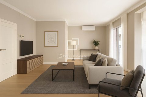 Apartamento de 4 dormitorios en venta en Barcelona, Cataluña, Spain № 4072 - foto 3