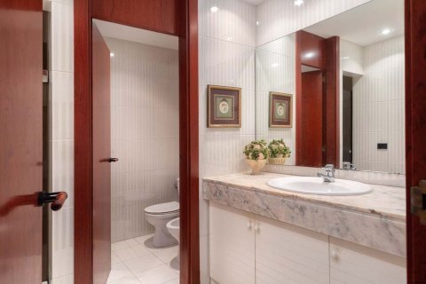 Купить дом в Бланес, Испания с 7 комнат, 428м², № 6192 - фото 18