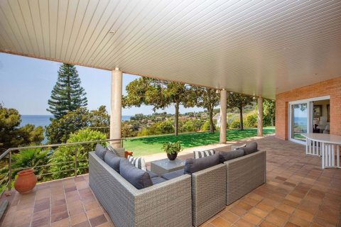 Купить дом в Бланес, Испания с 7 комнат, 428м², № 6192 - фото 15