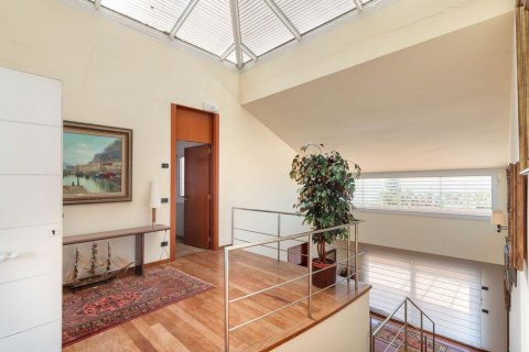 Купить дом в Бланес, Испания с 7 комнат, 428м², № 6192 - фото 2