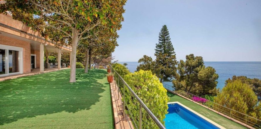 Дом с 6 спальнями в Бланесе, Герона, Каталония, Испания № 6192