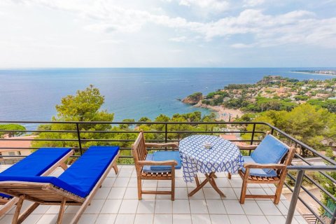 Купить дом в Бланес, Испания с 6 комнат, 350м², № 6193 - фото 7