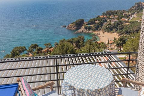 Купить дом в Бланес, Испания с 6 комнат, 350м², № 6193 - фото 8