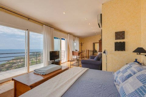 Купить дом в Бланес, Испания с 6 комнат, 350м², № 6193 - фото 19