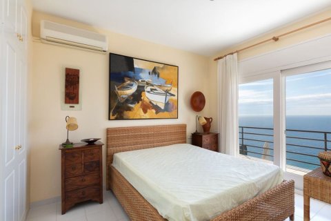 Купить дом в Бланес, Испания с 6 комнат, 350м², № 6193 - фото 21