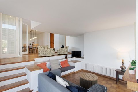 Купить дом в Бланес, Испания с 6 комнат, 295м², № 6194 - фото 10