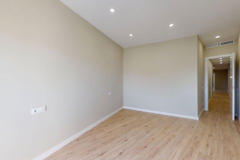 4 bedrooms apartment for sale in Barcelona, Catalonia, Spain № 6191 - photo 17