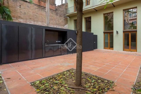 Купить квартиру в Эшампле, Испания с 2 спальни, 192м², № 2752 - фото 4