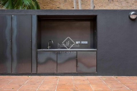 Купить квартиру в Эшампле, Испания с 2 спальни, 192м², № 2752 - фото 3