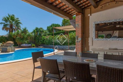 Купить дом в Пералада, Испания с 5 спален, 423м², № 2758 - фото 10