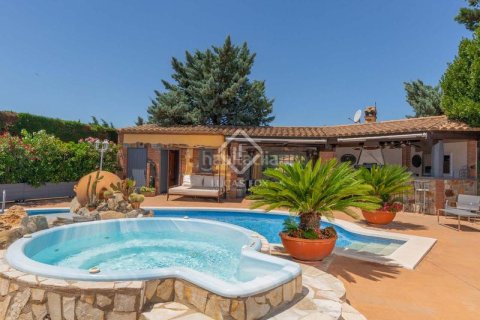 Купить дом в Пералада, Испания с 5 спален, 423м², № 2758 - фото 5