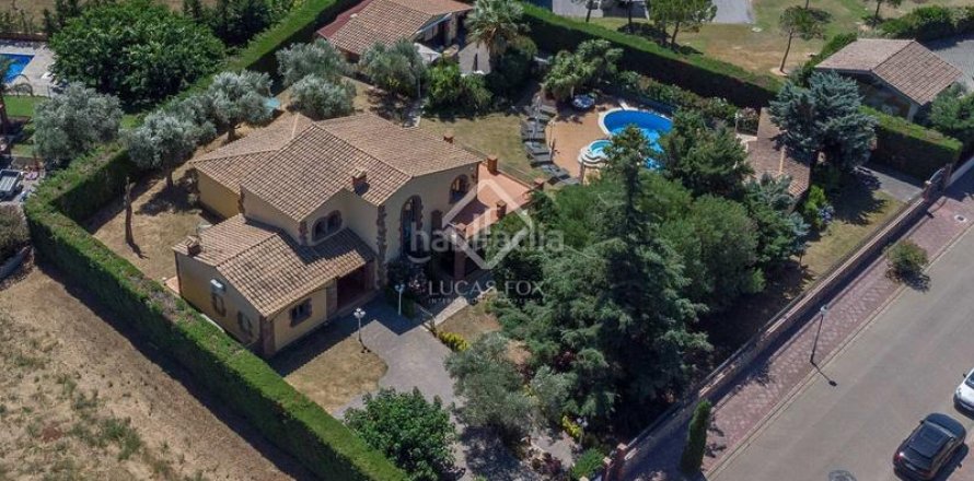 Дом с 5 спальнями в Пераладе, Герона, Каталония, Испания № 2758