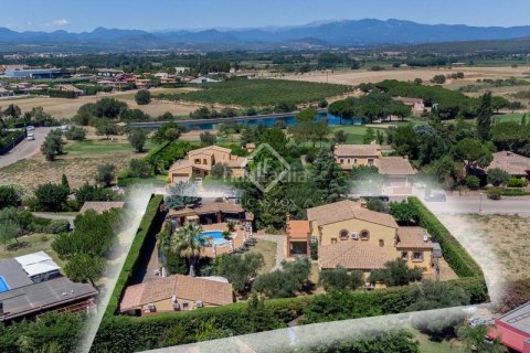 Купить дом в Пералада, Испания с 5 спален, 423м², № 2758 - фото 2