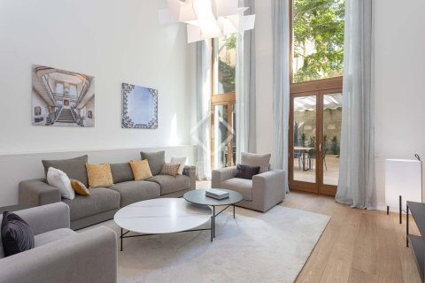 Кафе / ресторан с 3 спальнями в Старый городе, Барселона, Каталония, Испания № 2753