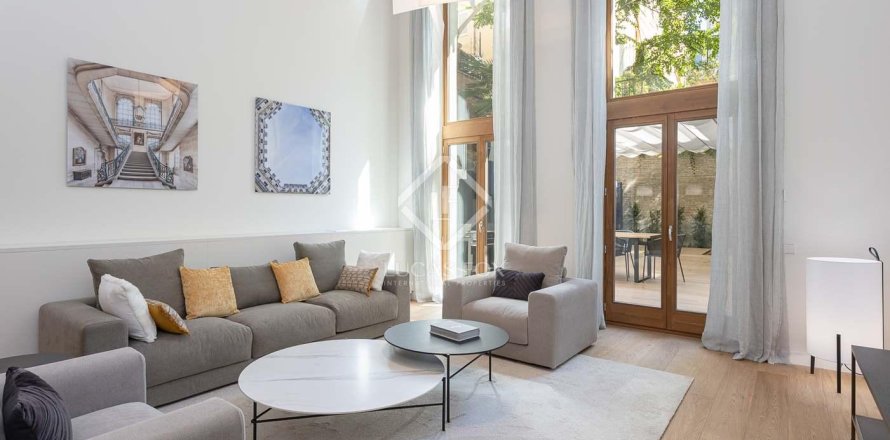 Кафе / ресторан с 3 спальнями в Старый городе, Барселона, Каталония, Испания № 2753