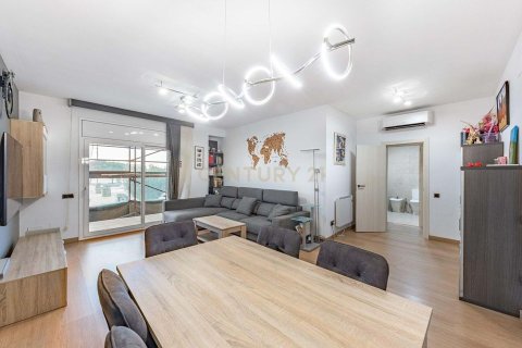 Квартира с 3 спальнями в Кастельдефельсе, Барселона, Каталония, Испания № 2284