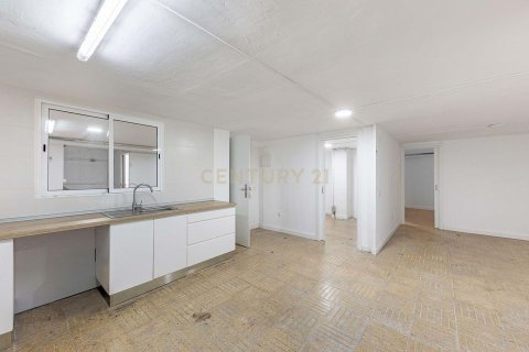 Коммерческая недвижимость с 10 спальнями в Сан-Андреу-де-ла-Барке, Барселона, Каталония, Испания № 2285