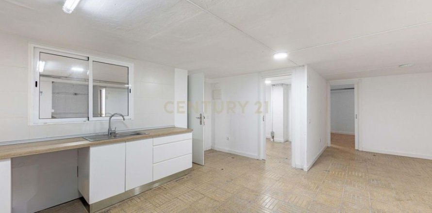 Коммерческая недвижимость с 10 спальнями в Сан-Андреу-де-ла-Барке, Барселона, Каталония, Испания № 2285