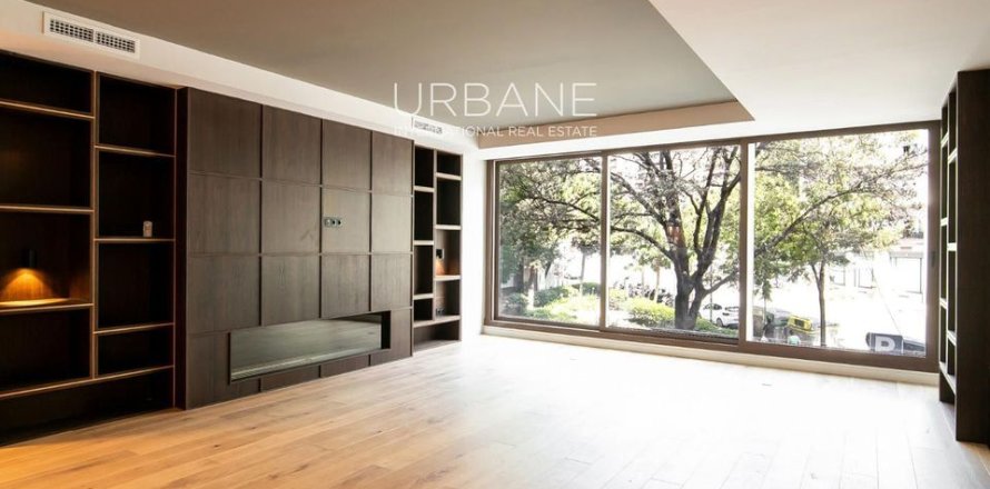 Коммерческая недвижимость с 3 спальнями в Барселоне, Каталония, Испания № 2651