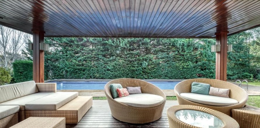 Дом с 6 спальнями в Сан-Кугат-дель-Вальесе, Барселона, Каталония, Испания № 1438