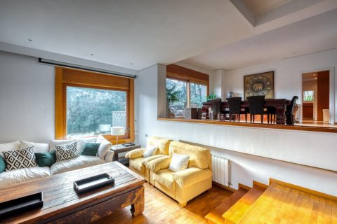 Купить дом в Сан-Кугат-дель-Вальес, Испания с 7 комнат, № 1438 - фото 4