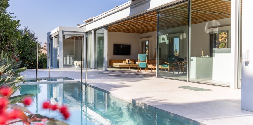 Сasa de 5 dormitorios en venta en Sant Cugat del Vallès, Barcelona, Cataluña, Spain № 1440