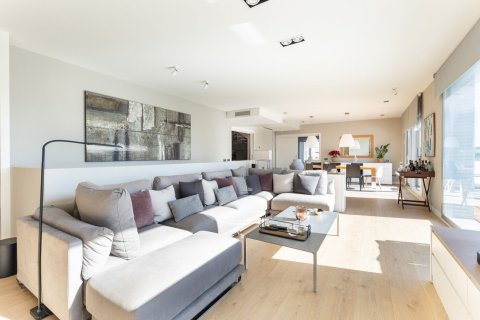 Сasa de 5 dormitorios en venta en Sant Cugat del Vallès, Barcelona, Cataluña, Spain № 1439 - foto 2